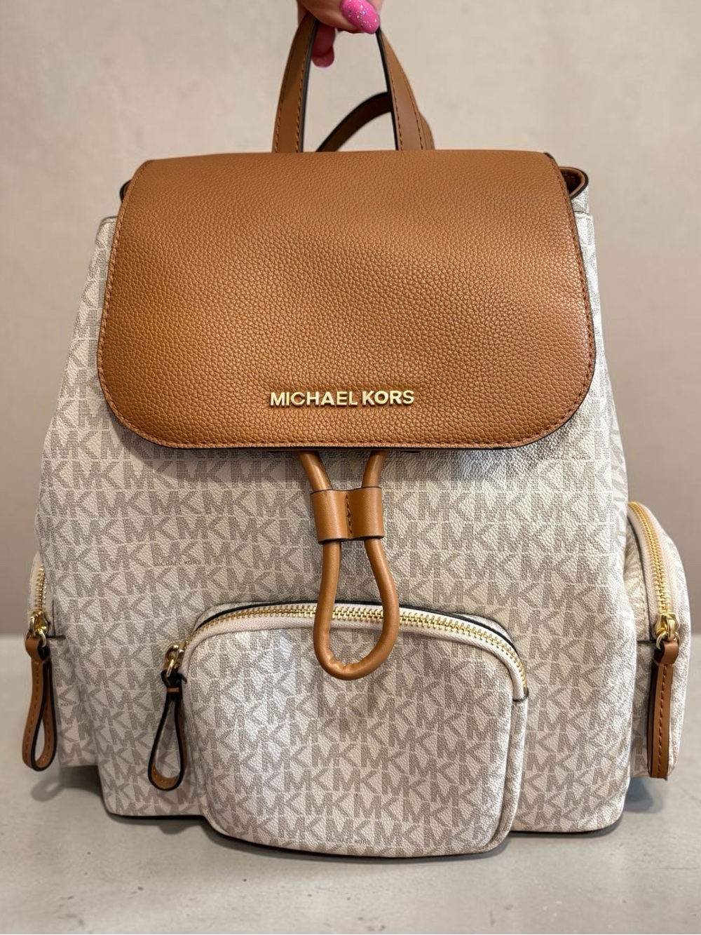 NWT Michael Kors Abbey Large Cargo Signature Backpack in Acorn and Vanilla
